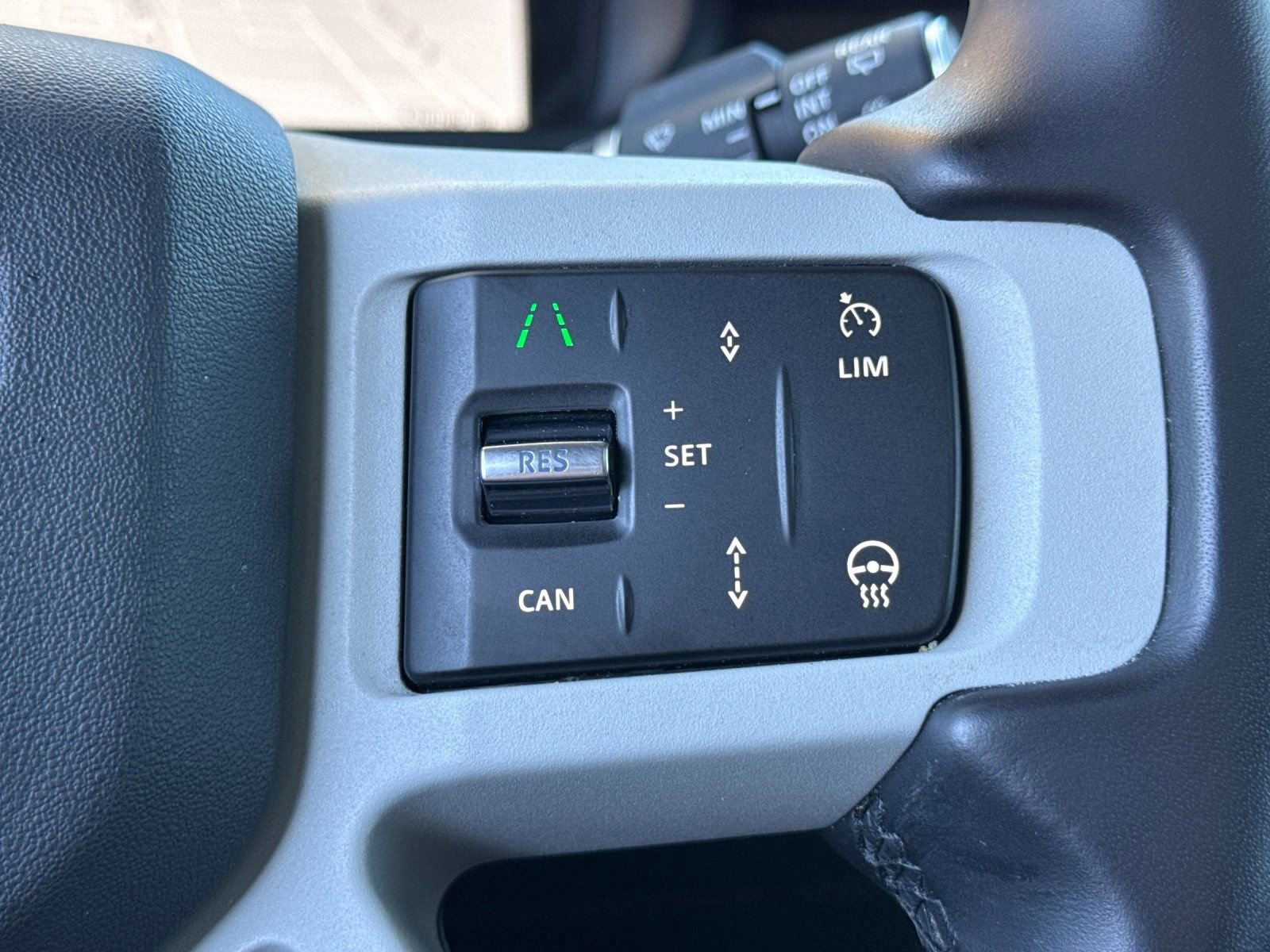 Used 2024 Land Rover Defender 110 S image 28