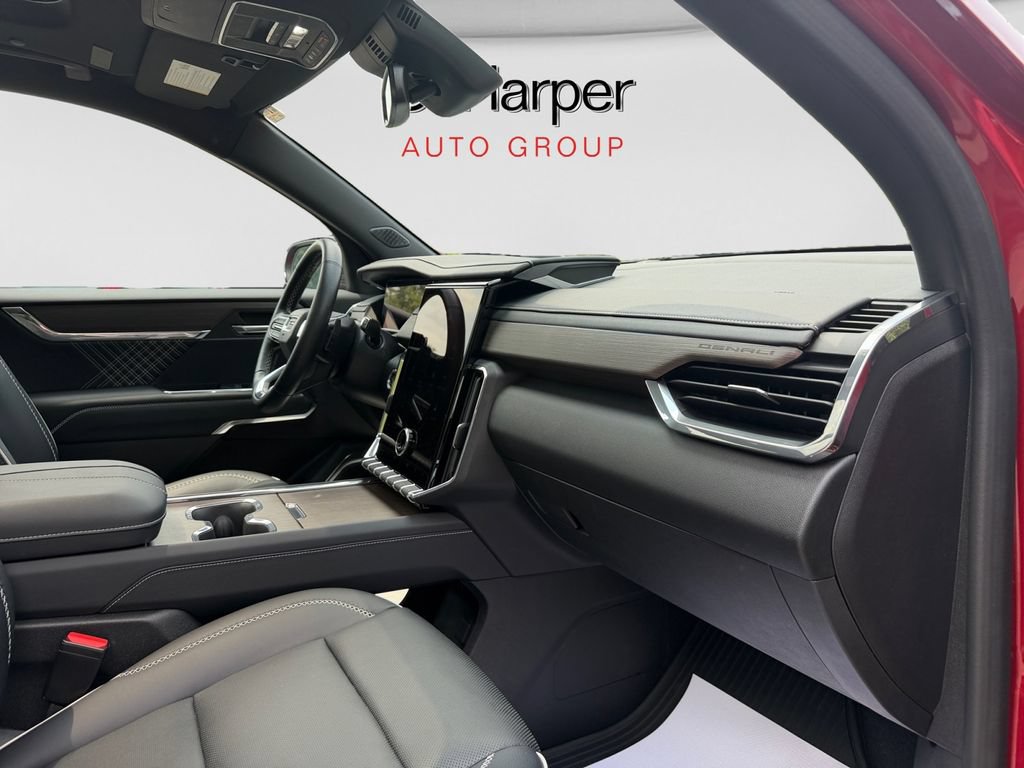 Used 2024 GMC Acadia Denali FWD image 30