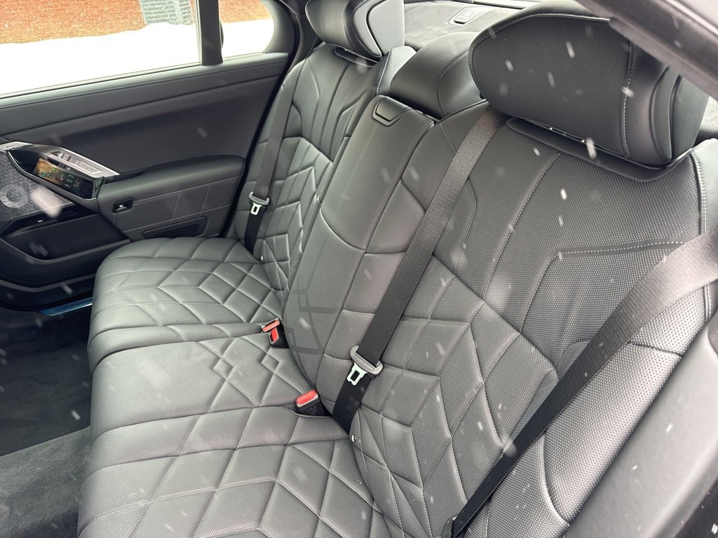 Used 2026 BMW i7 xDrive60 w/ Executive Package image 11