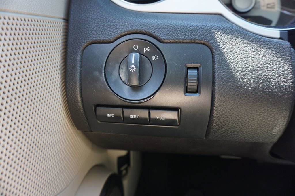 Used 2010 Ford Mustang Premium RWD image 3