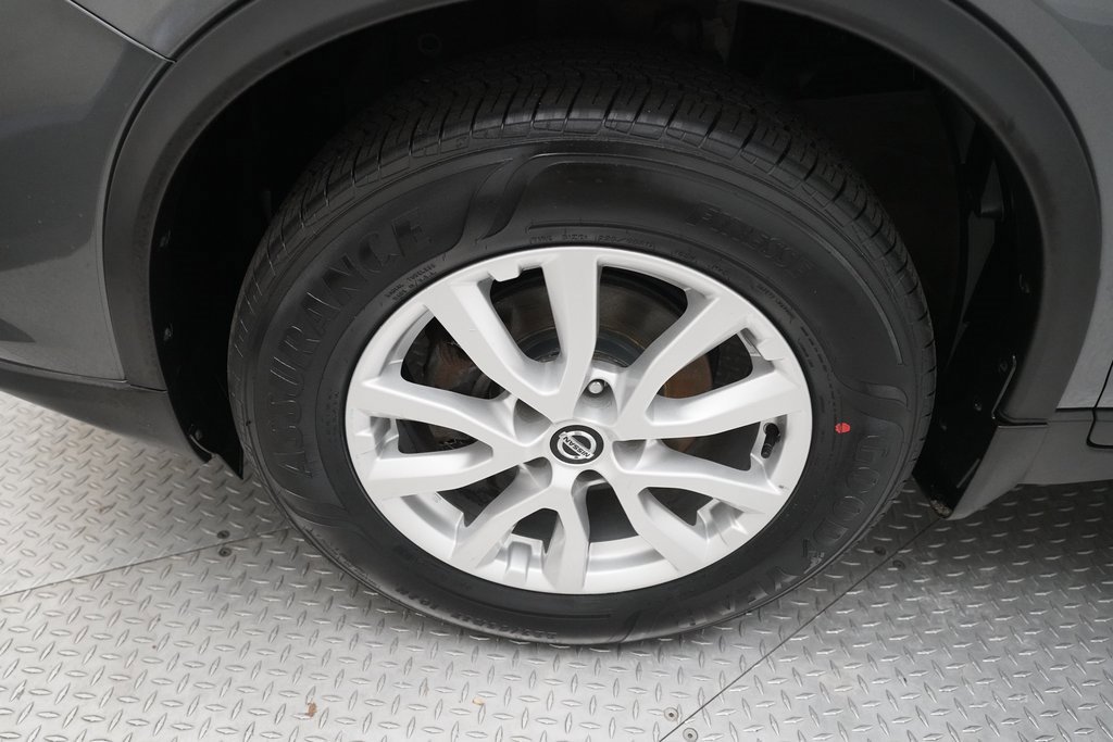 Used 2020 Nissan Rogue SV image 26