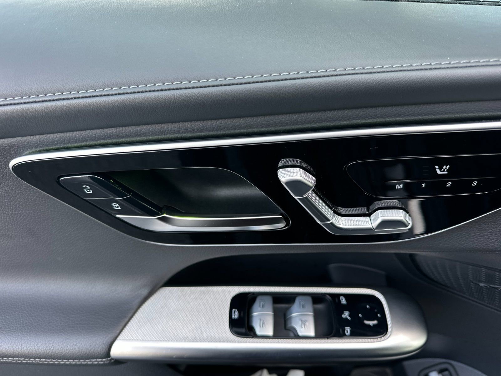 Certified 2024 Mercedes-Benz GLC 300 4MATIC image 11