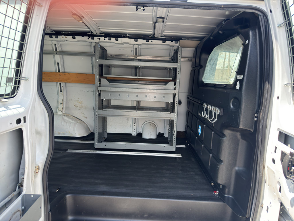Used 2018 Chevrolet Express 2500 w/ Driver Convenience Package RWD image 10