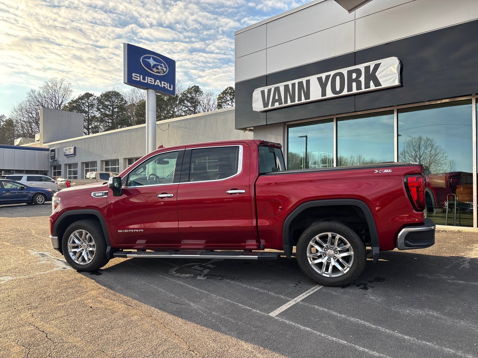 Used 2021 GMC Sierra 1500 SLT w/ SLT Premium Plus Package image 4
