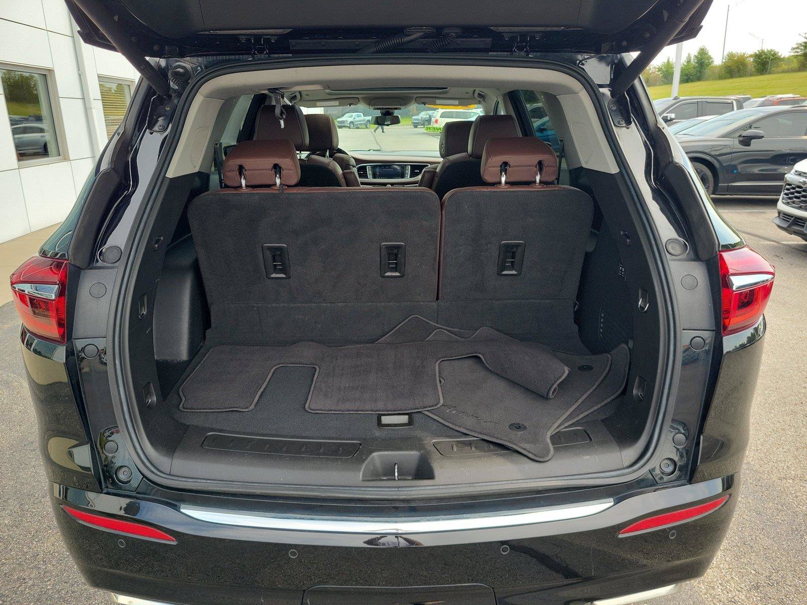 Used 2021 Buick Enclave Avenir w/ Avenir Technology Package AWD/4WD image 7