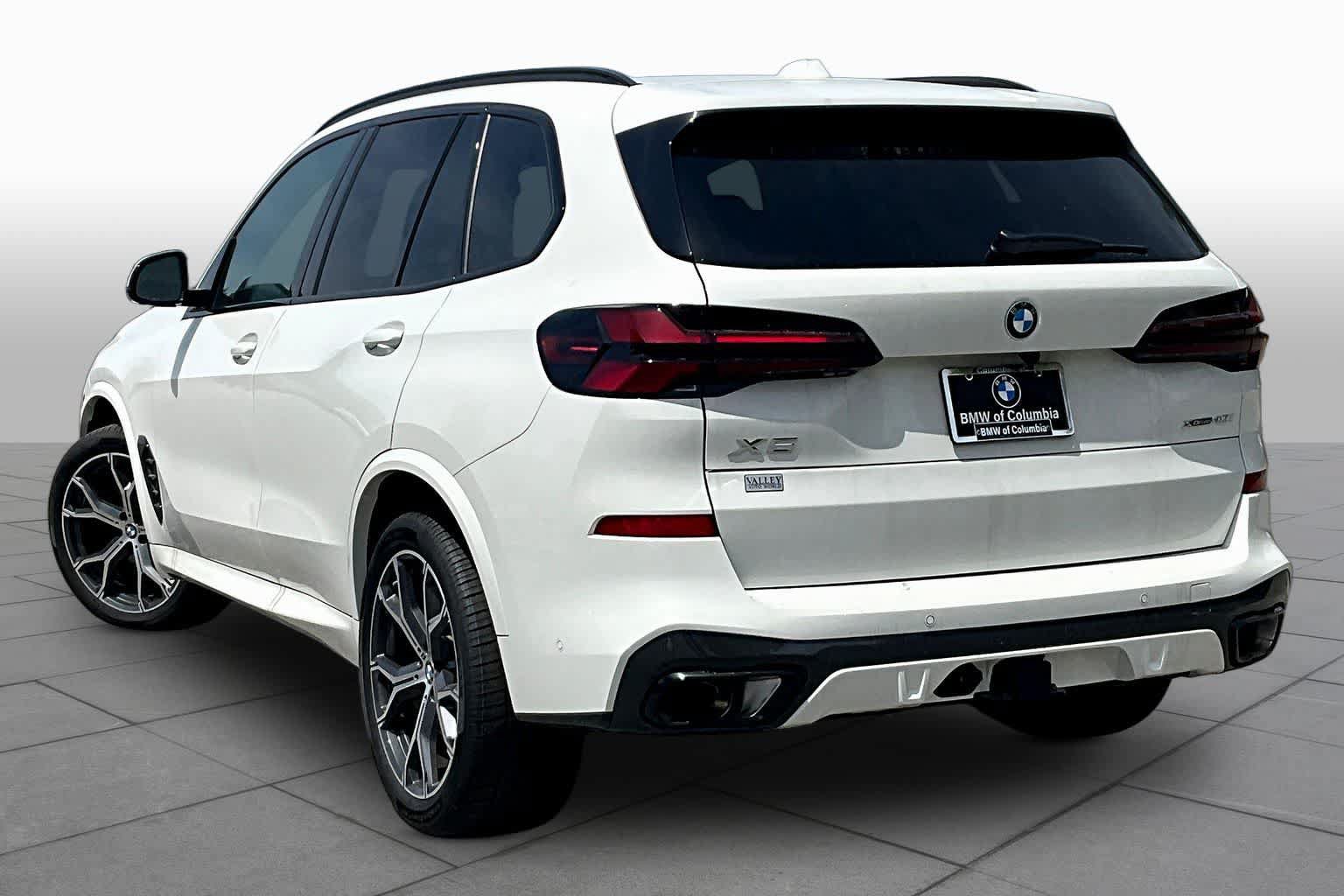 Used 2026 BMW X5 xDrive40i w/ M Sport Package AWD/4WD image 12