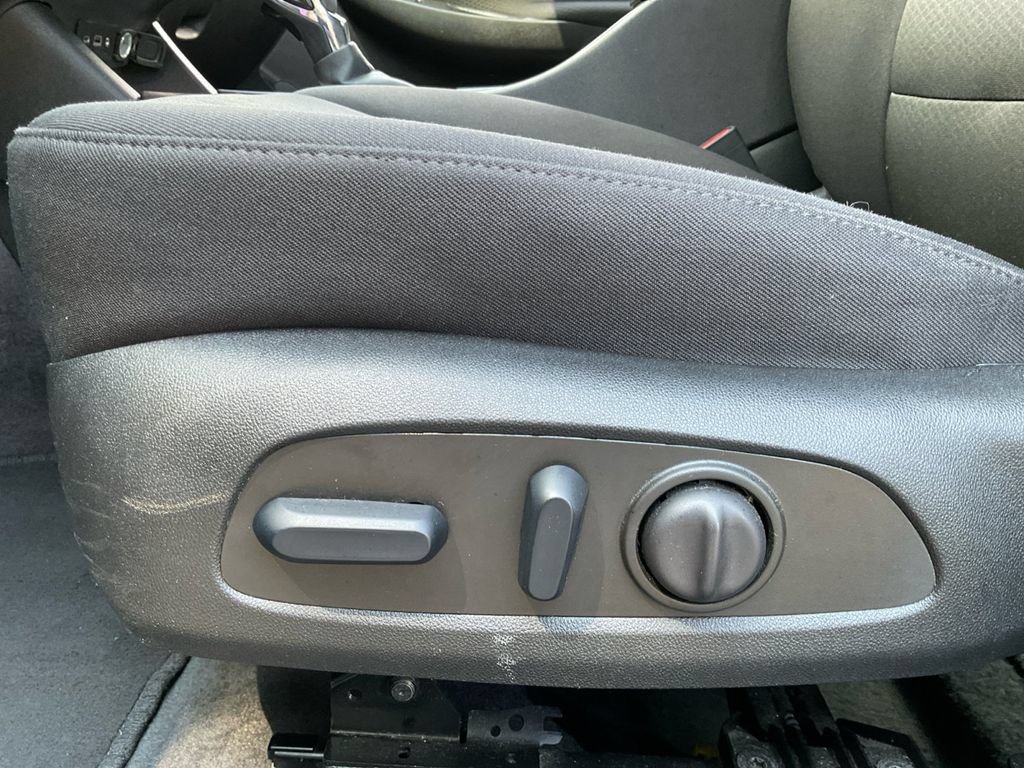 Used 2024 Chevrolet Malibu LT FWD image 33