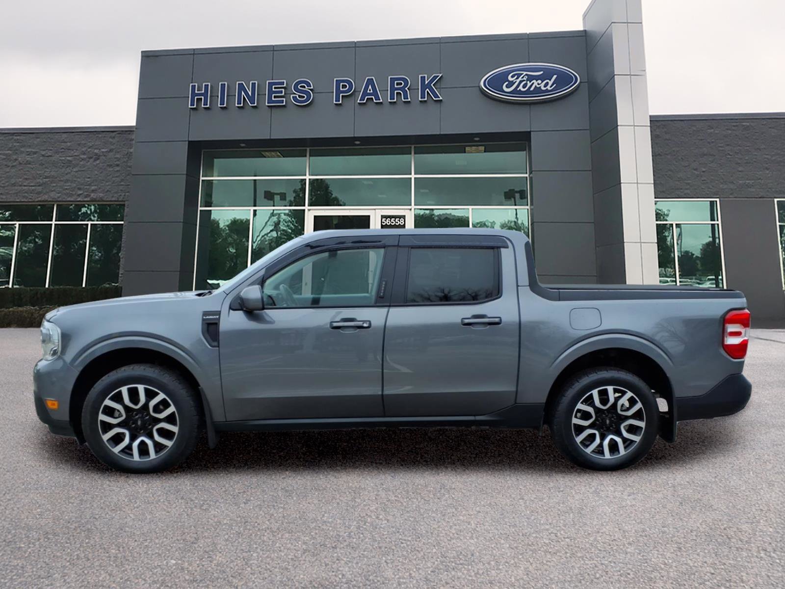 Used 2022 Ford Maverick Lariat w/ Lariat Luxury Package image 4