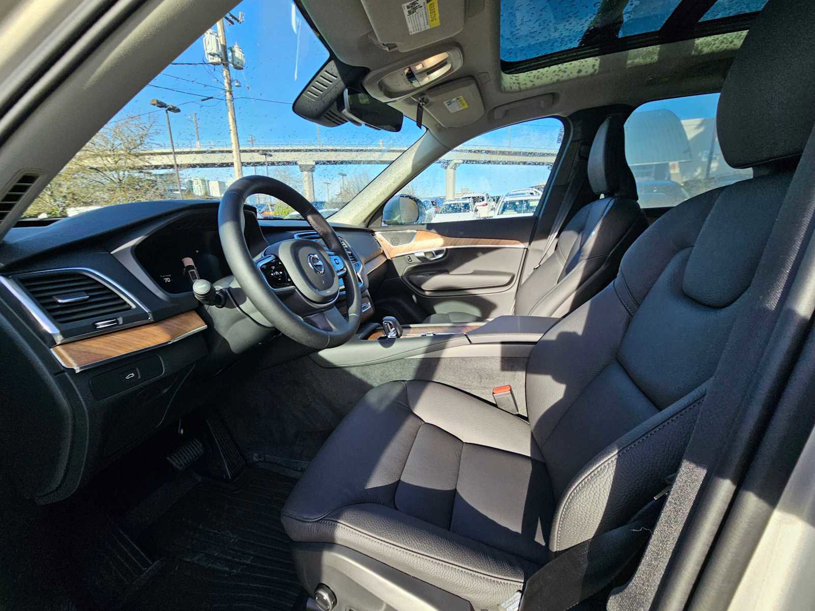 Used 2025 Volvo XC90 B6 Core w/ Protection Package Premier image 29