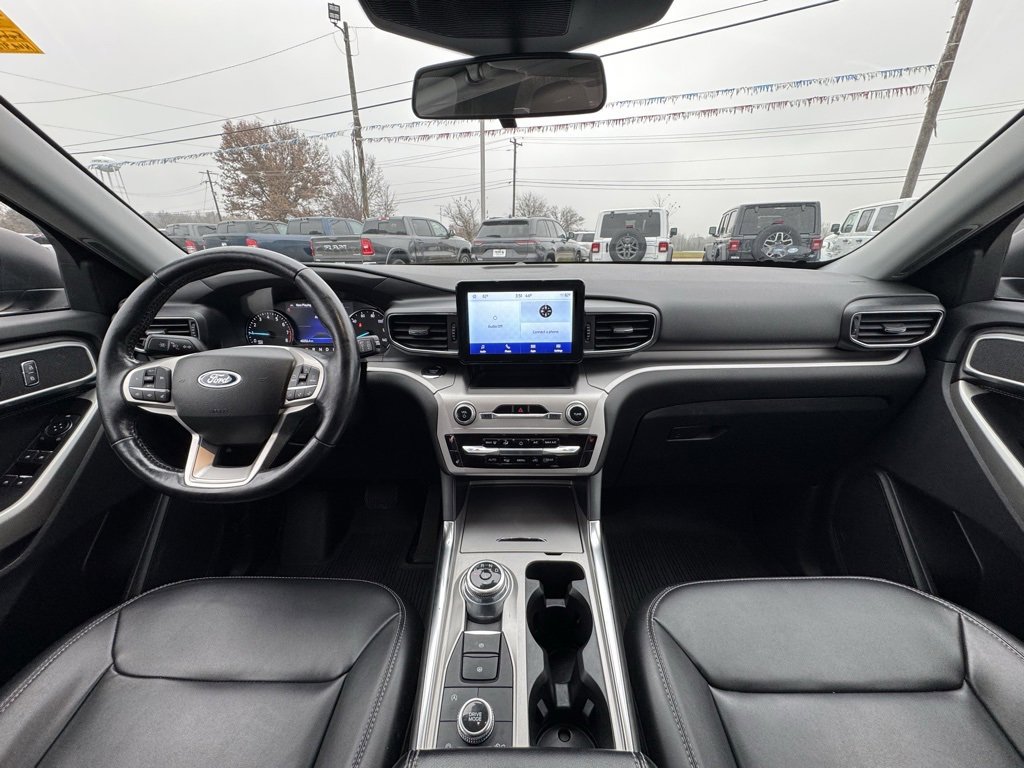 Used 2022 Ford Explorer XLT w/ Equipment Group 202A image 17