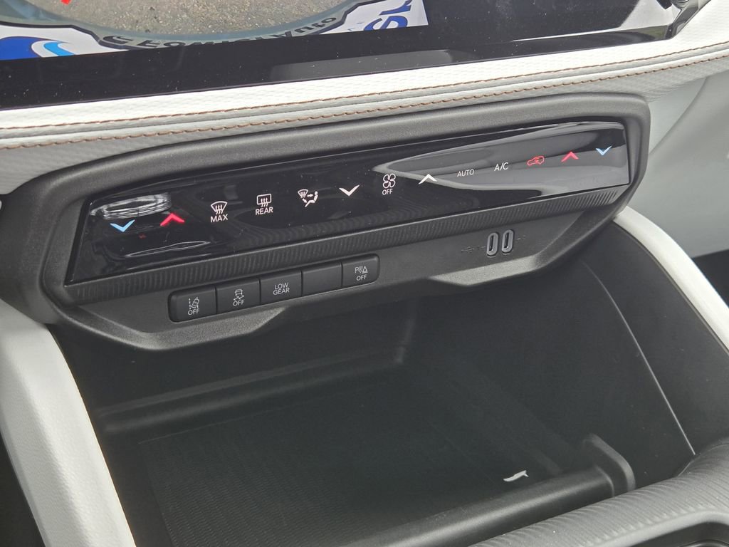 New 2026 Jeep Cherokee Limited AWD/4WD image 13