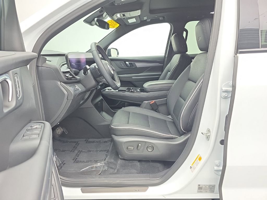 Certified 2025 Buick Enclave Sport Touring w/ Power Package AWD/4WD image 14