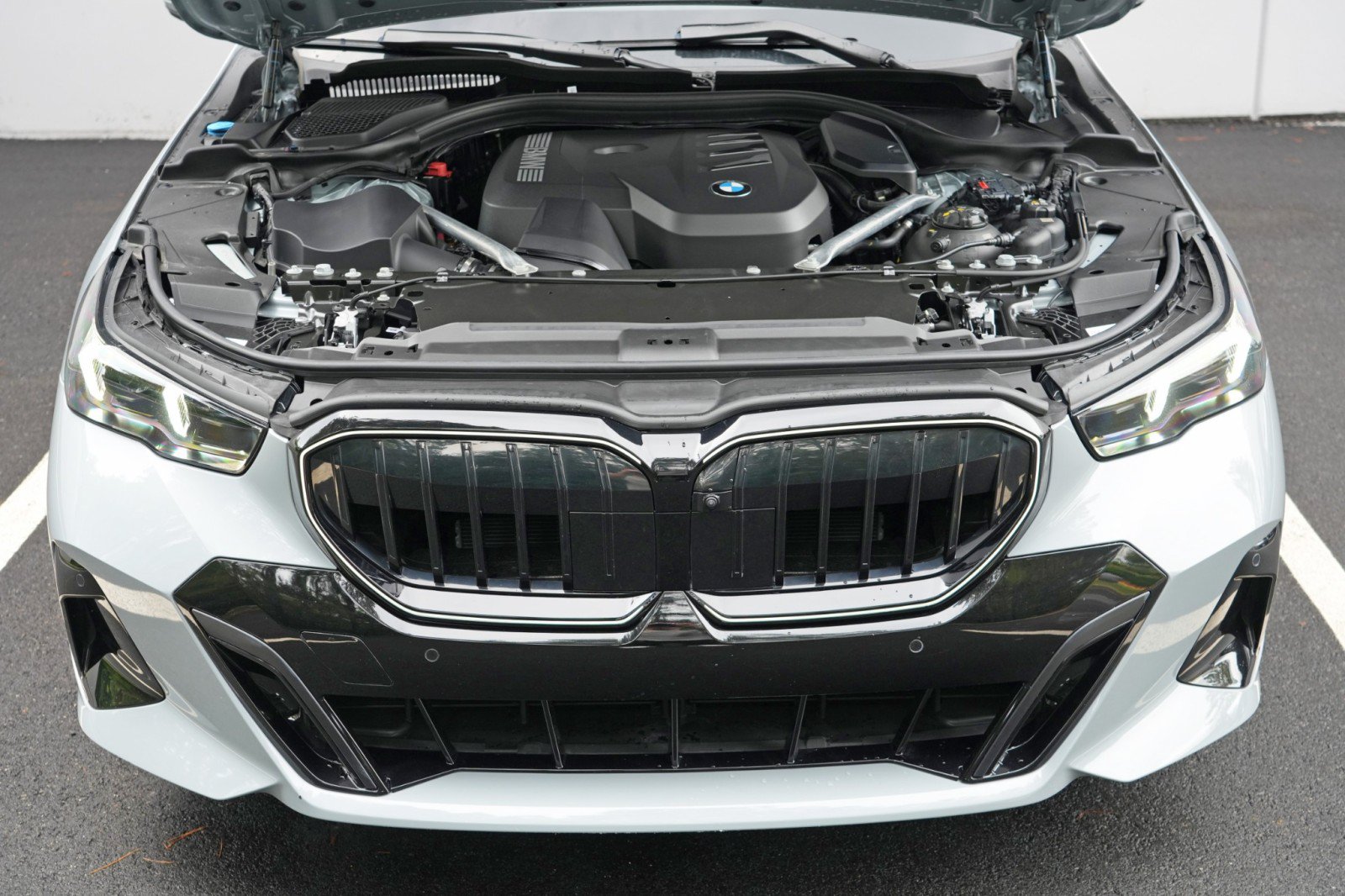 Used 2024 BMW 530i w/ M Sport Package RWD image 8