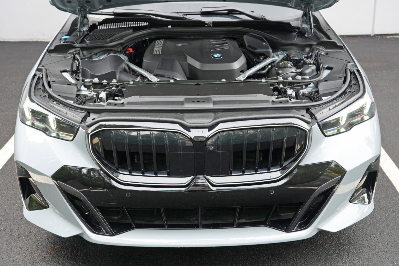 Used 2024 BMW 530i w/ M Sport Package RWD image 8