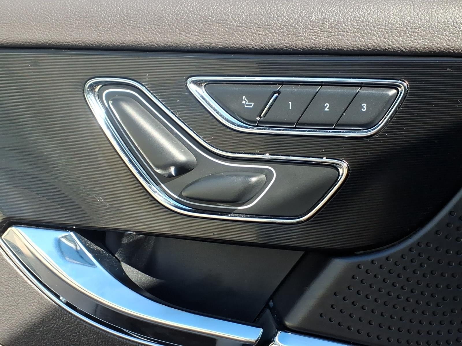Certified 2024 Lincoln Corsair AWD image 23