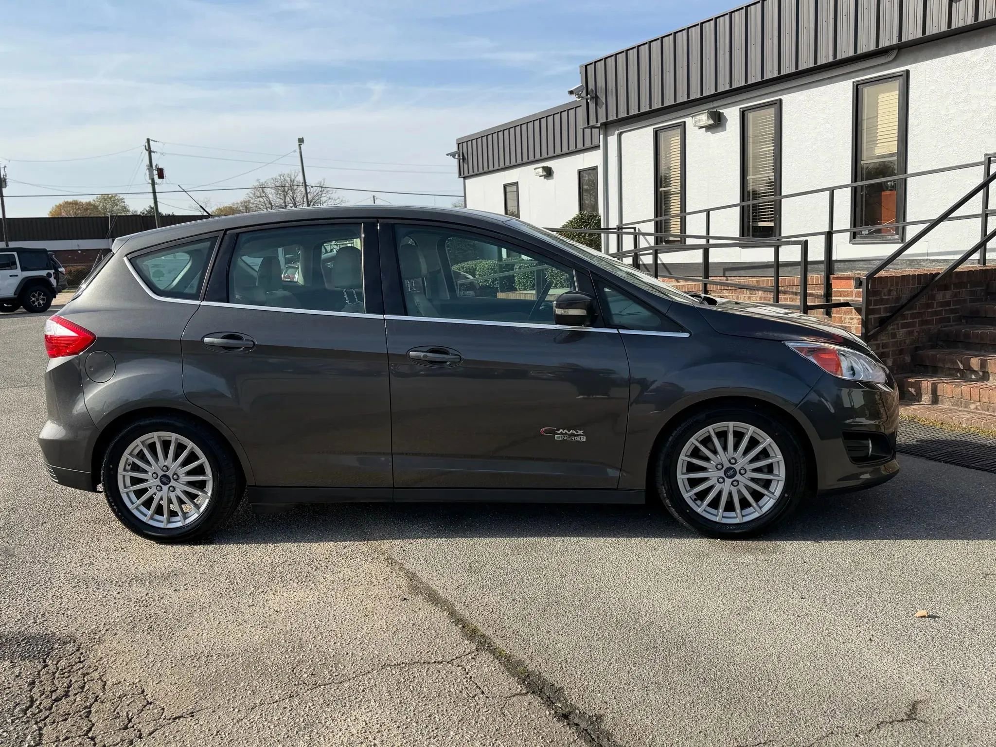 Used 2016 Ford C-MAX Energi SEL w/ Equipment Group 302A FWD image 5