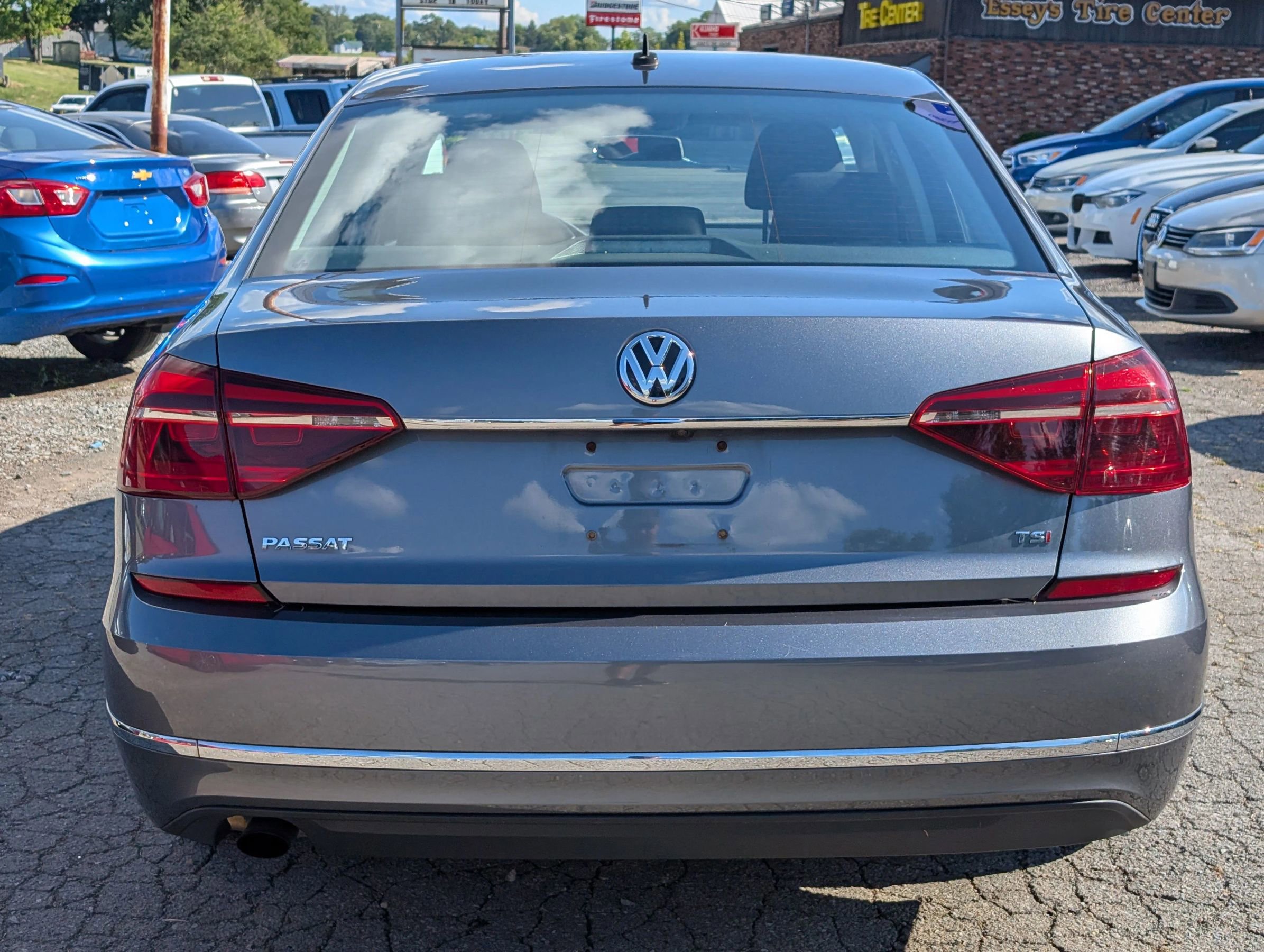 Used 2017 Volkswagen Passat 1.8T S image 6