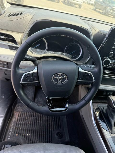 Used 2021 Toyota Highlander Limited AWD/4WD image 17