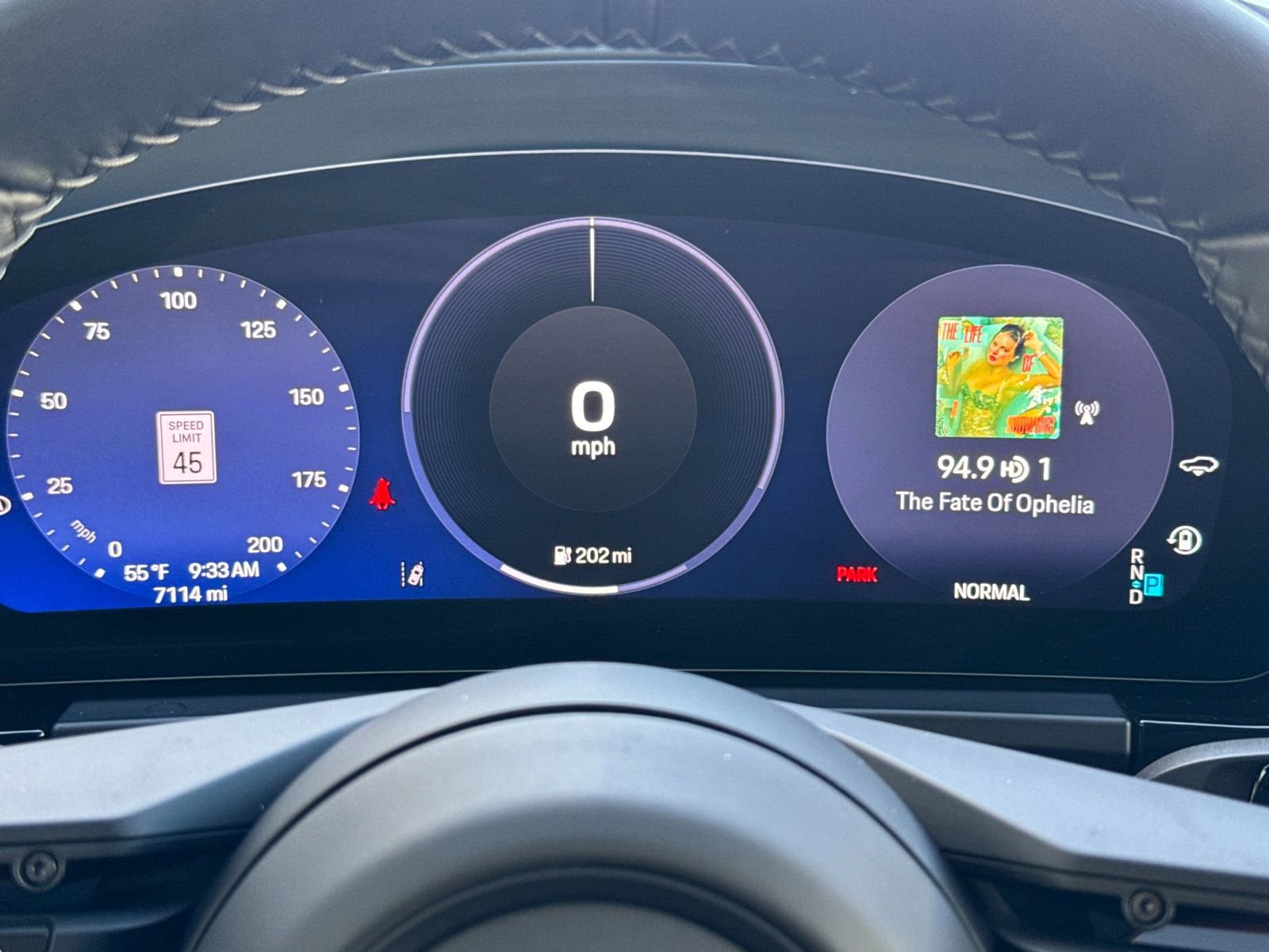 Certified 2025 Porsche Macan Electric image 31