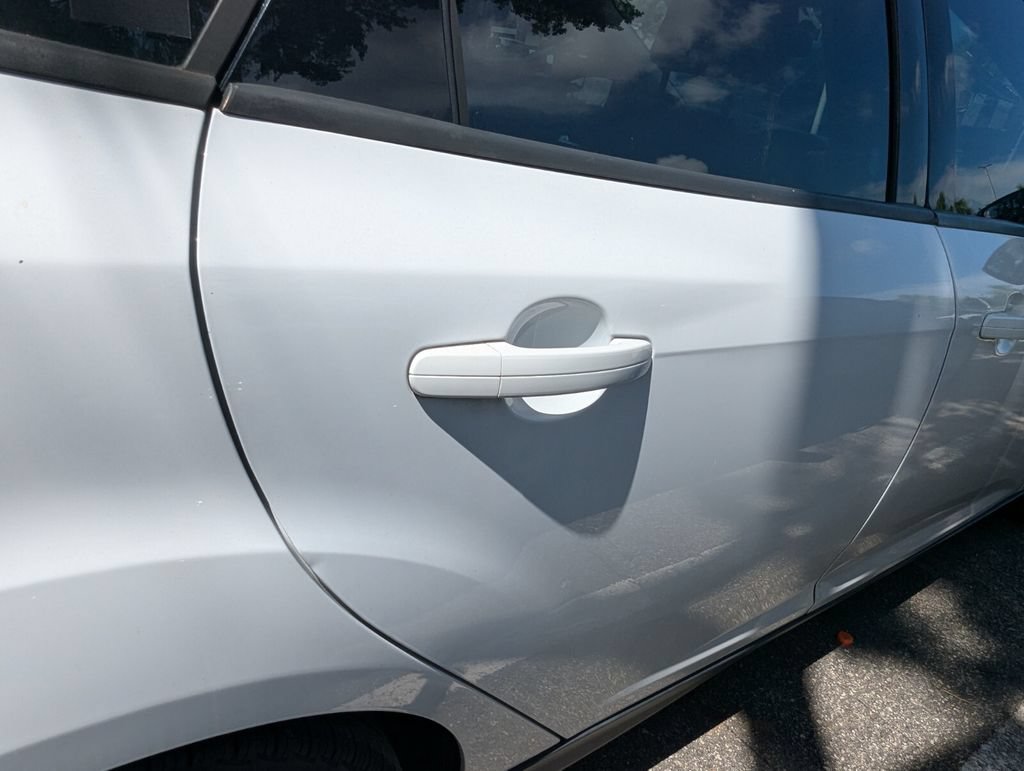 Used 2018 Ford Focus SE FWD image 15