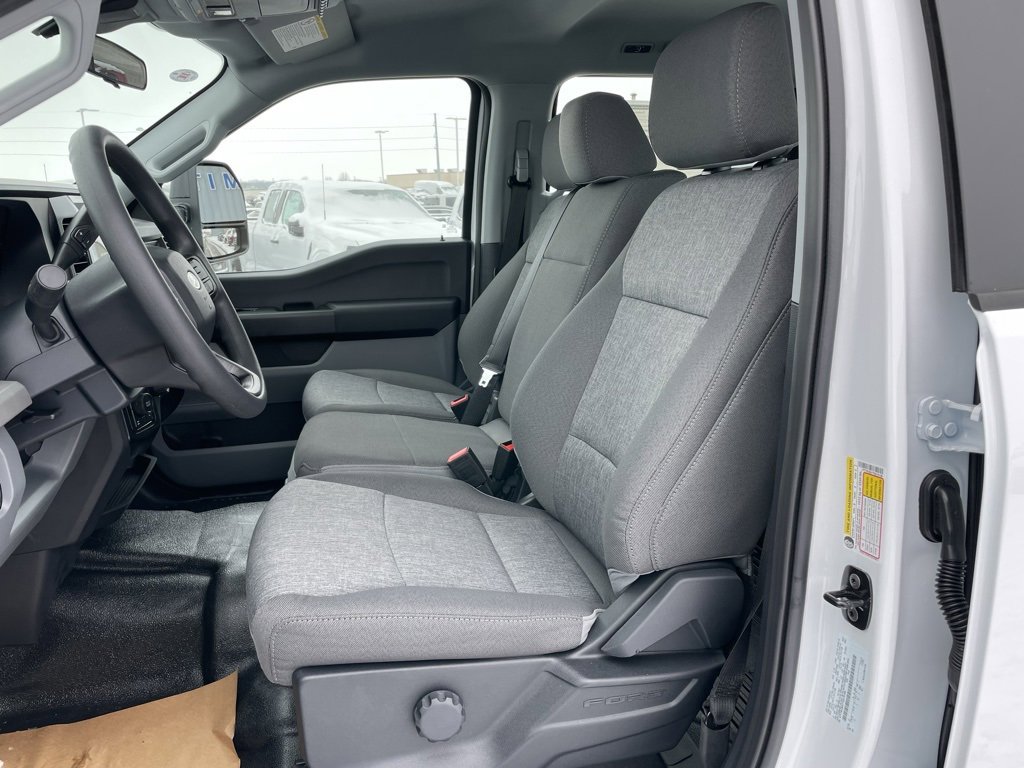 New 2026 Ford F250 XL w/ XL Chrome Package image 8