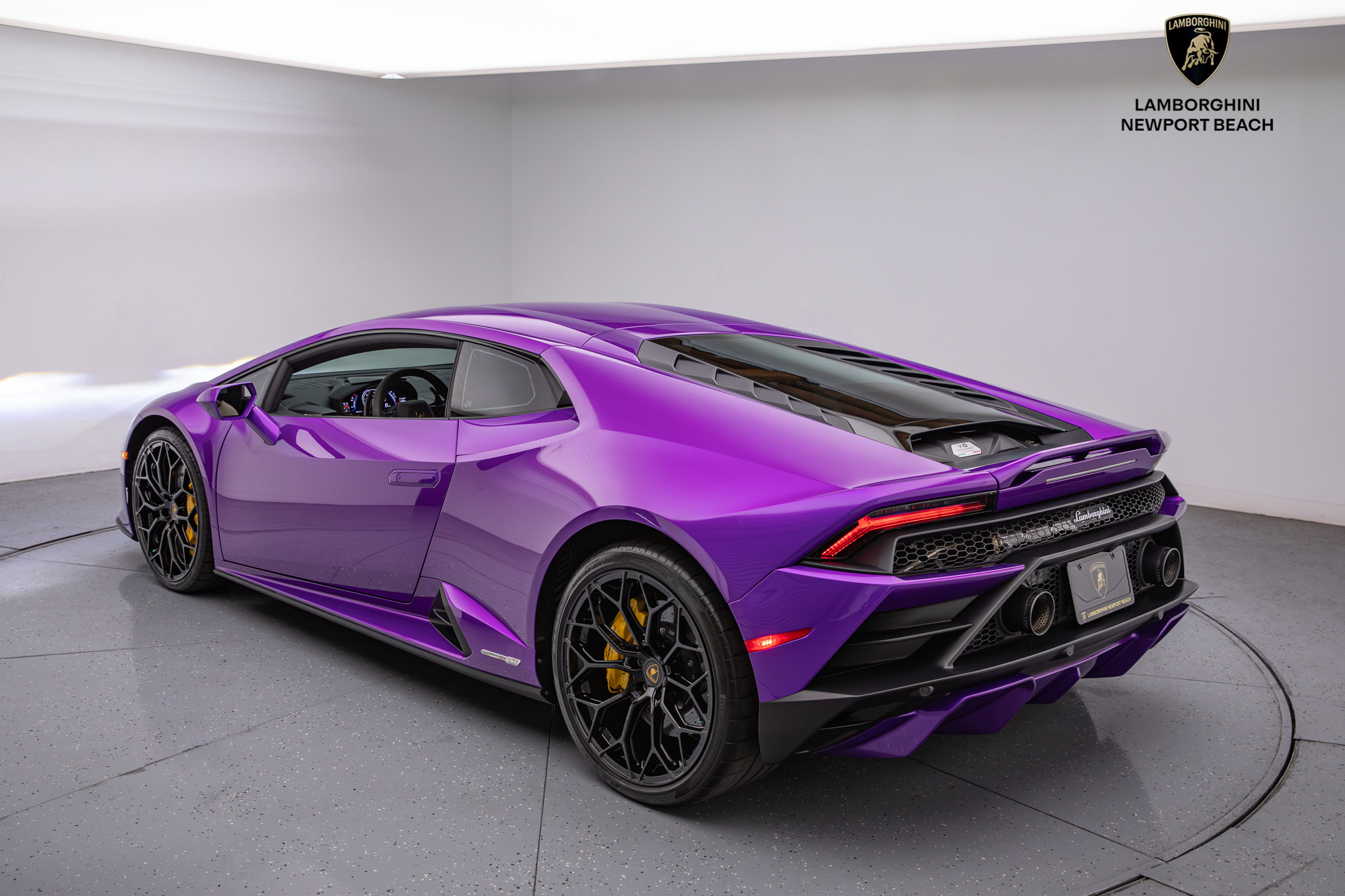 Used 2022 Lamborghini Huracan EVO image 4