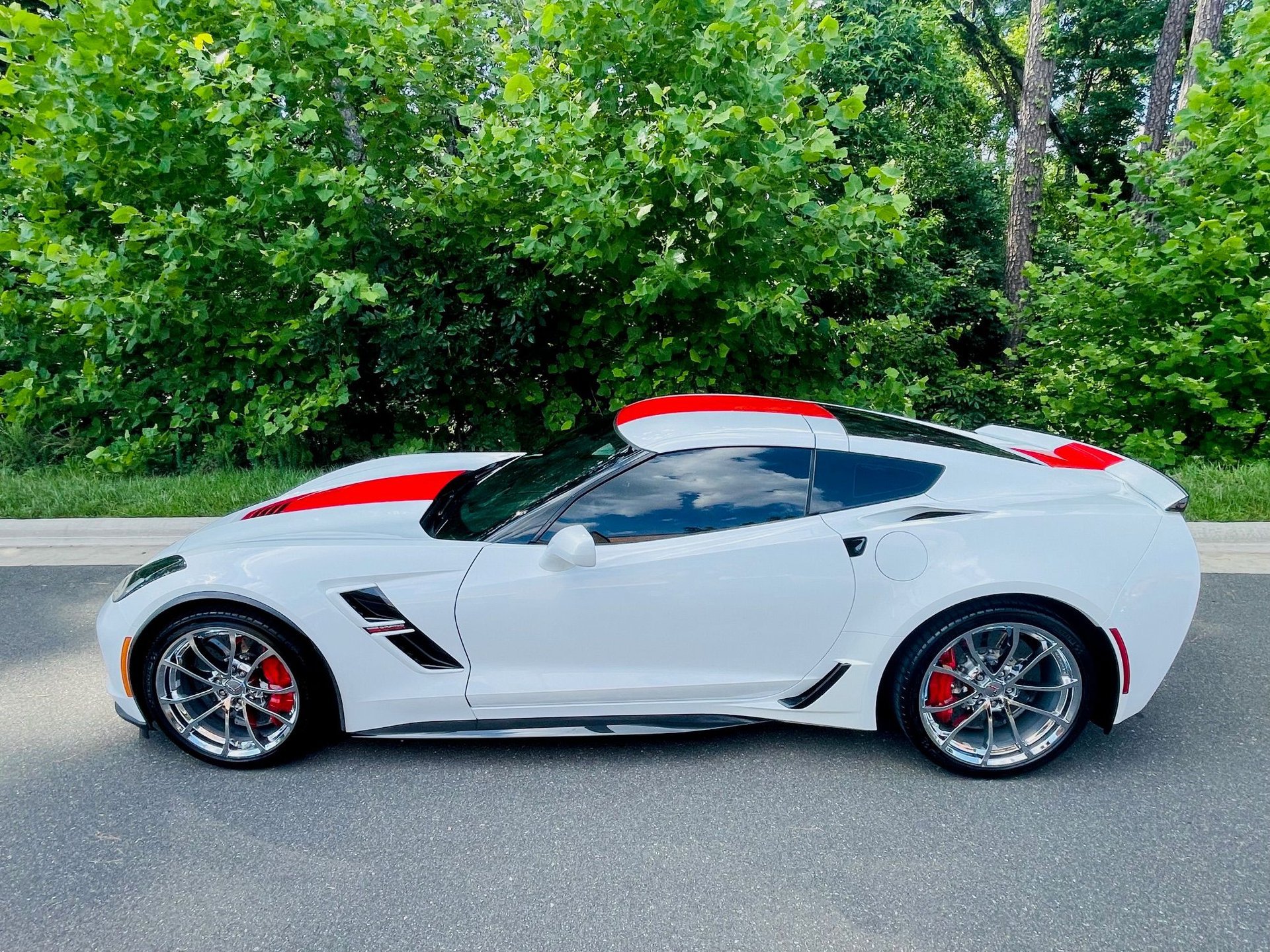 Used 2017 Chevrolet Corvette Grand Sport w/ Z07 Performance Package RWD image 5