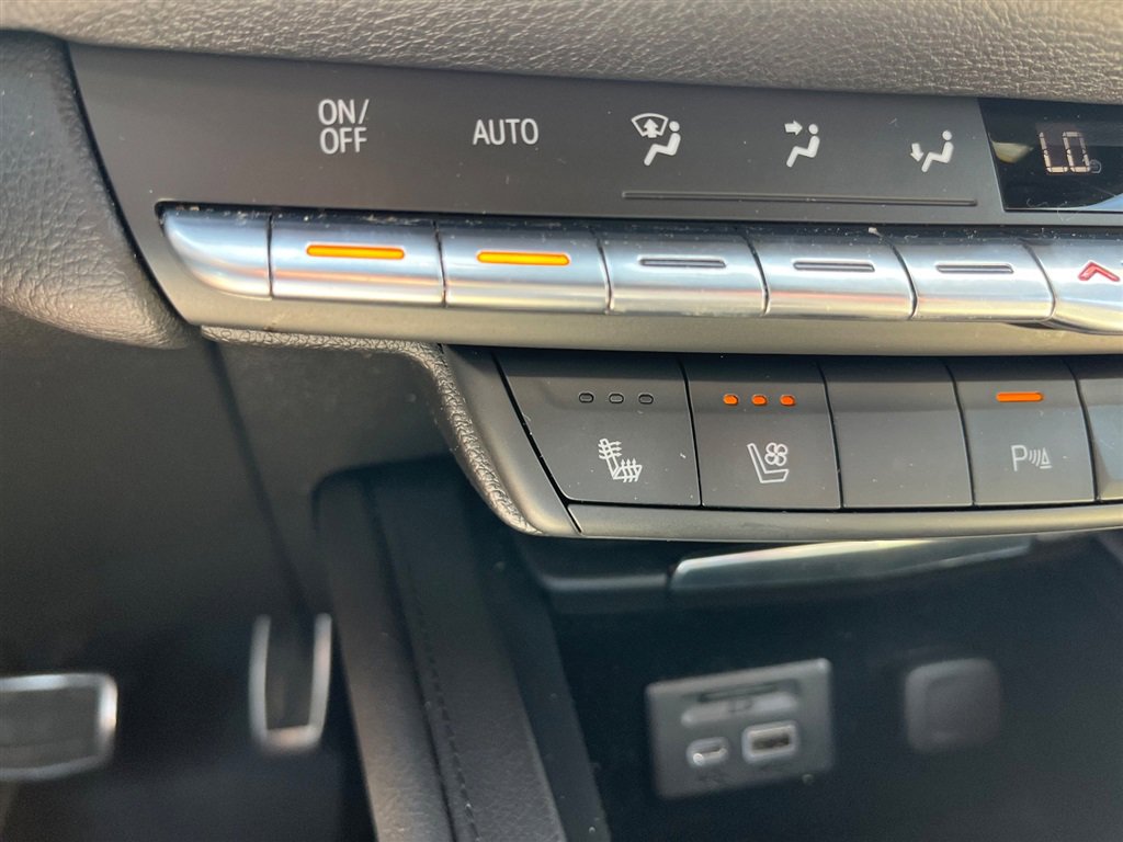 Used 2019 Cadillac XT4 Sport FWD image 12