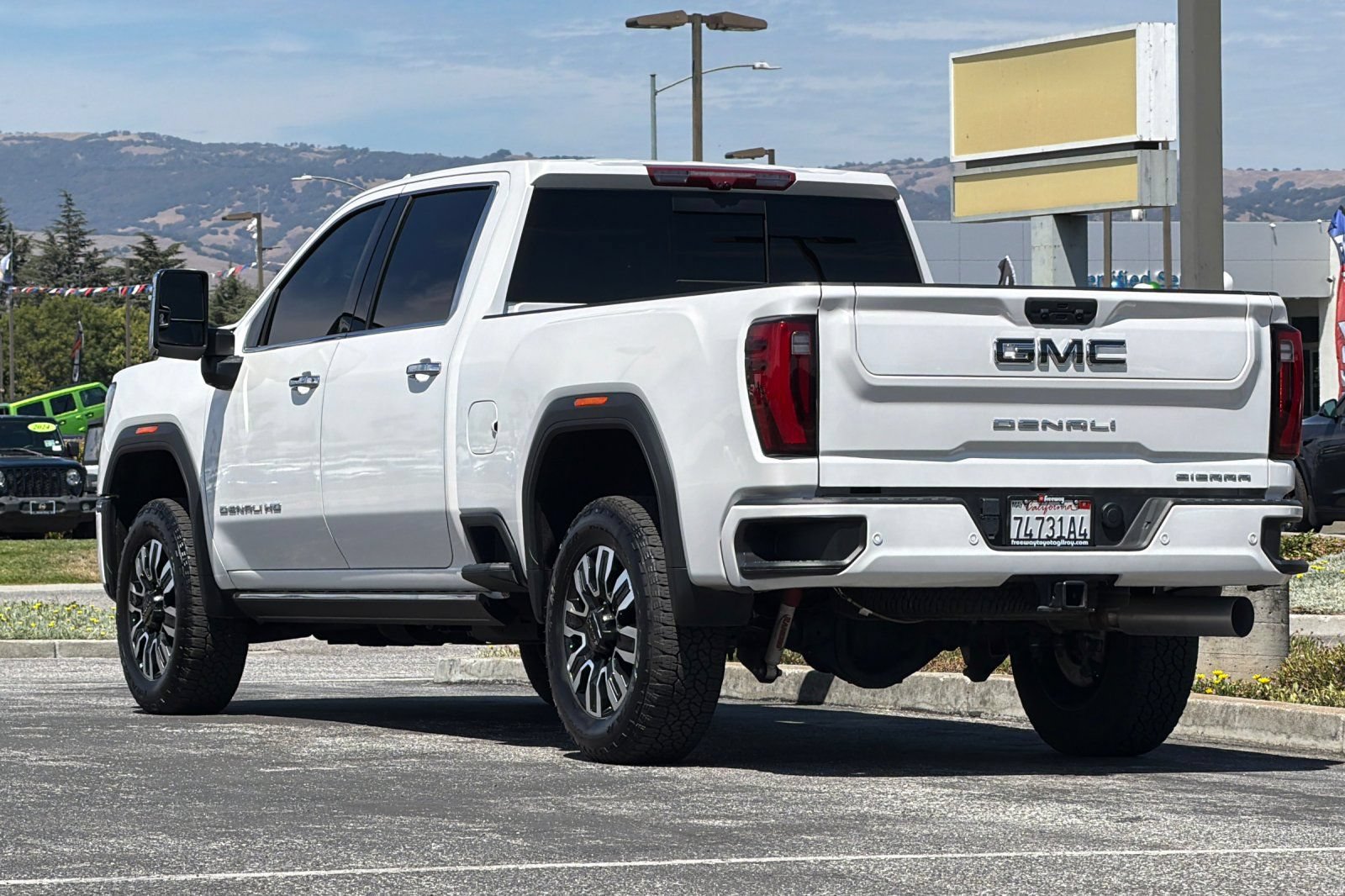 Used 2024 GMC Sierra 2500 Denali Ultimate w/ Max Trailering Package AWD/4WD image 6