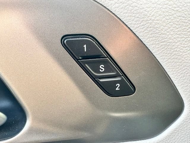 Used 2021 Chrysler Pacifica Touring-L w/ Premium & Safety Sphere Group FWD image 9