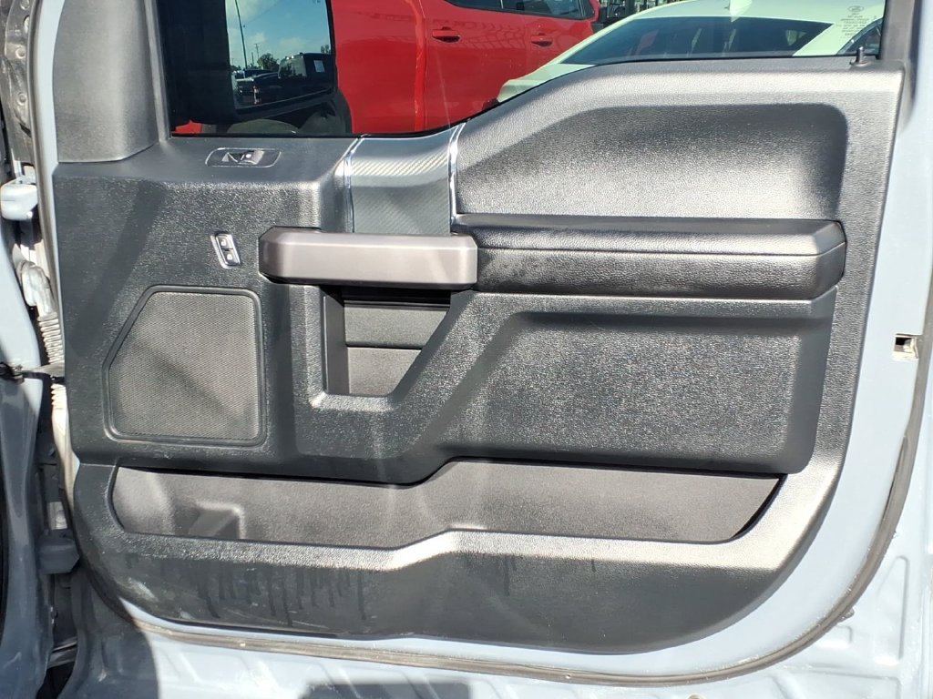 Used 2019 Ford F150 XLT w/ Equipment Group 302A Luxury AWD/4WD image 13