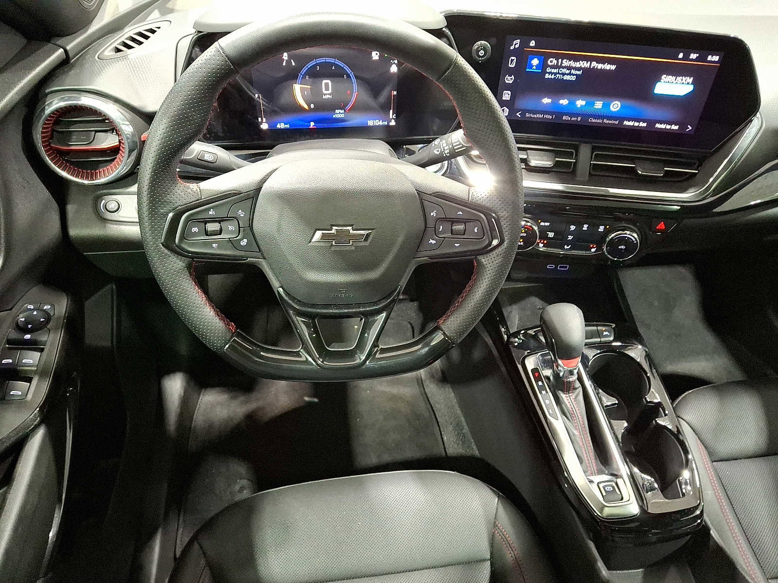 Used 2024 Chevrolet Trax RS w/ Sunroof Package image 11