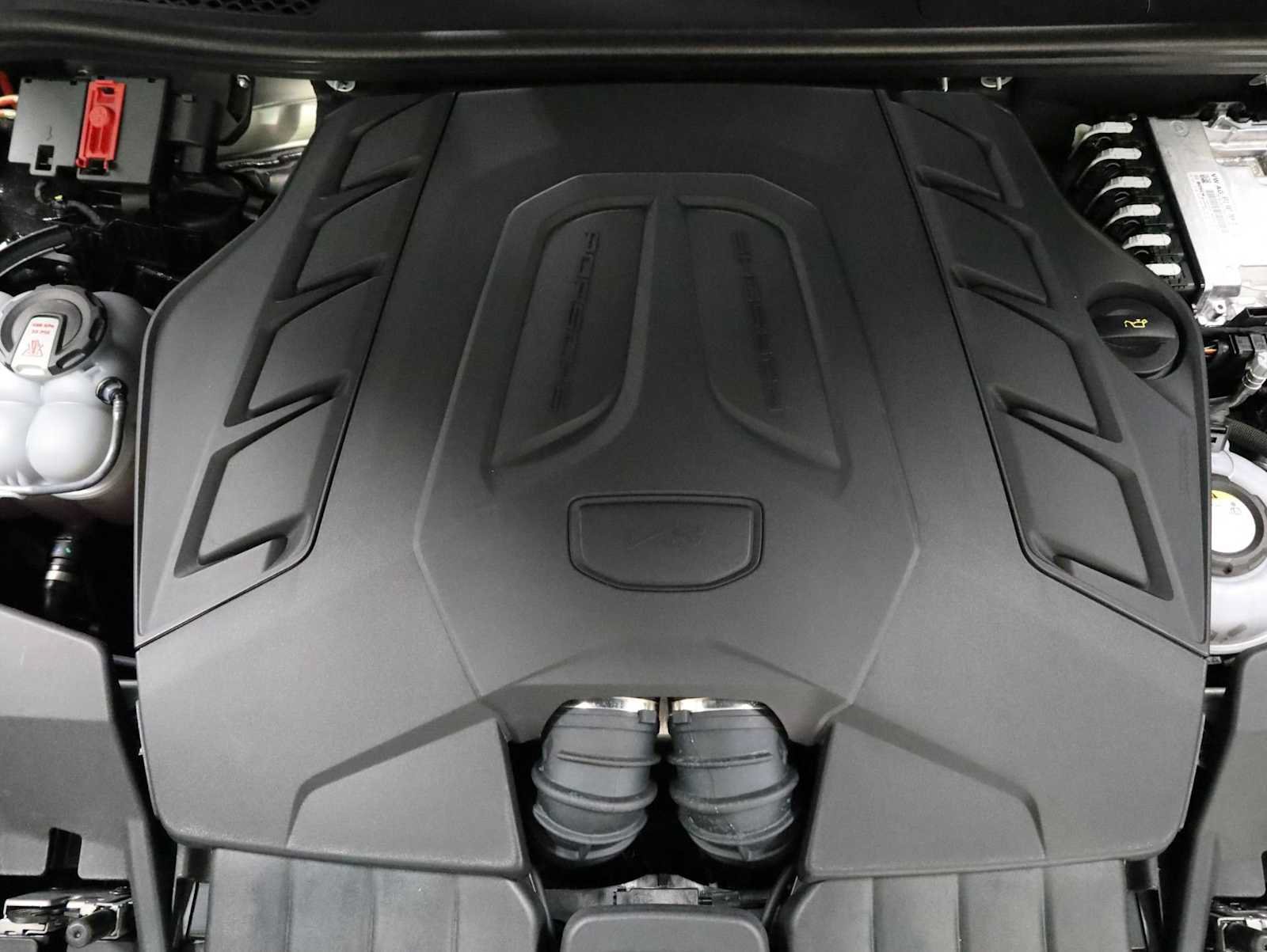 Certified 2024 Porsche Cayenne Turbo AWD/4WD image 42