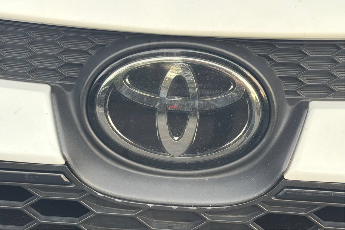 Used 2022 Toyota Corolla LE FWD image 25