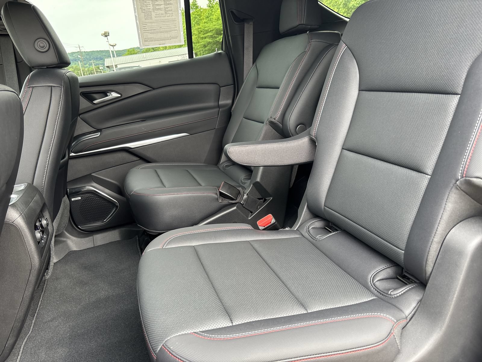 Used 2025 Chevrolet Traverse Z71 w/ Enhanced Driving Package AWD/4WD image 21