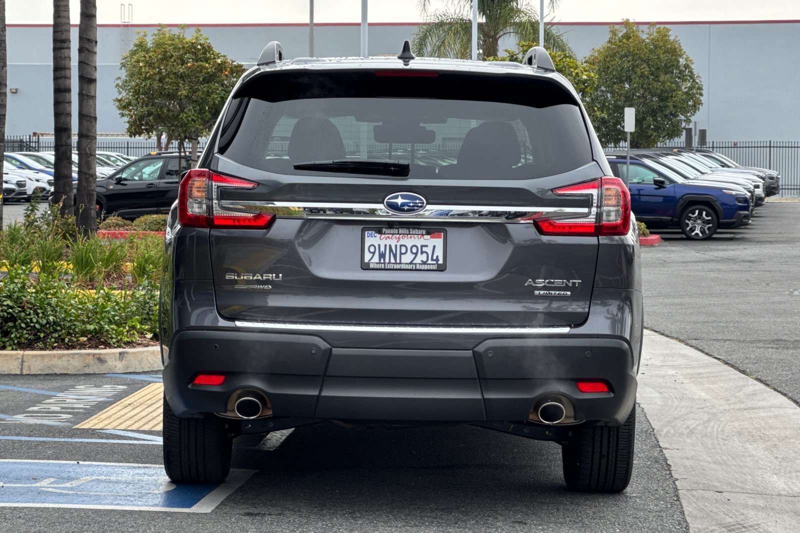 Used 2025 Subaru Ascent Limited AWD/4WD image 5