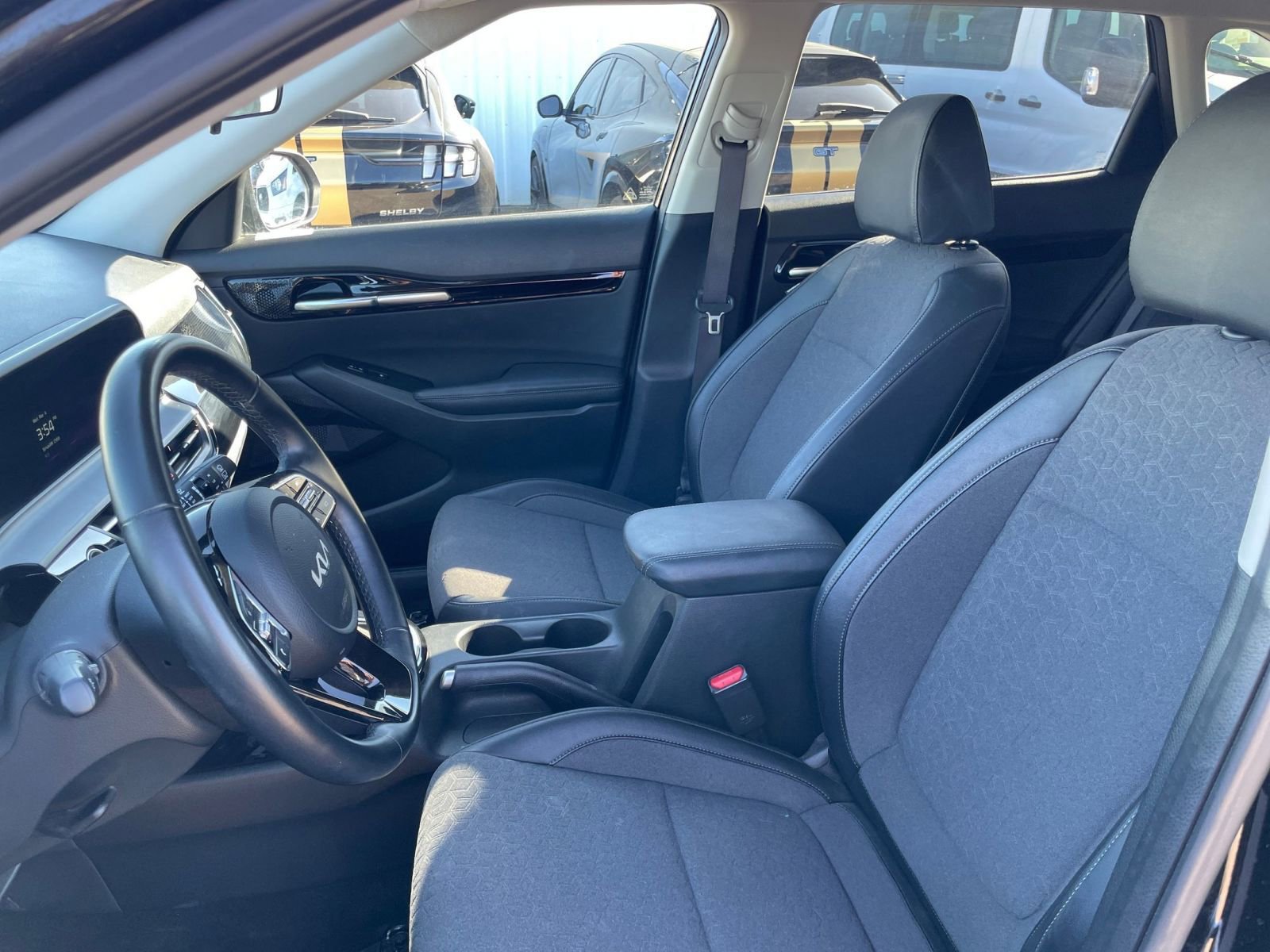 Used 2025 Kia Seltos S image 37