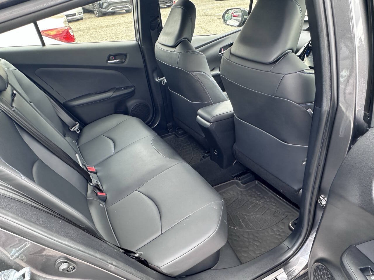 Used 2017 Toyota Prius Three Touring FWD image 40