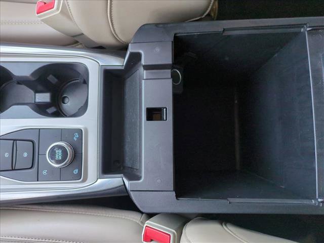 Used 2024 Ford Explorer XLT w/ Equipment Group 202A image 15