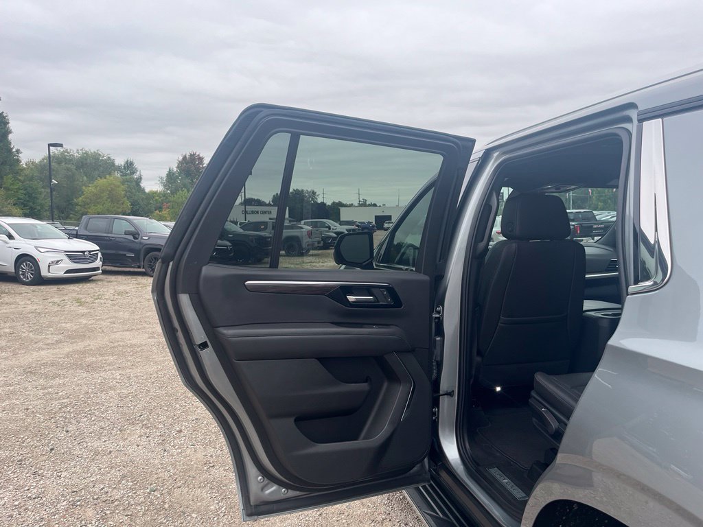 Used 2025 Chevrolet Tahoe LT AWD/4WD image 28