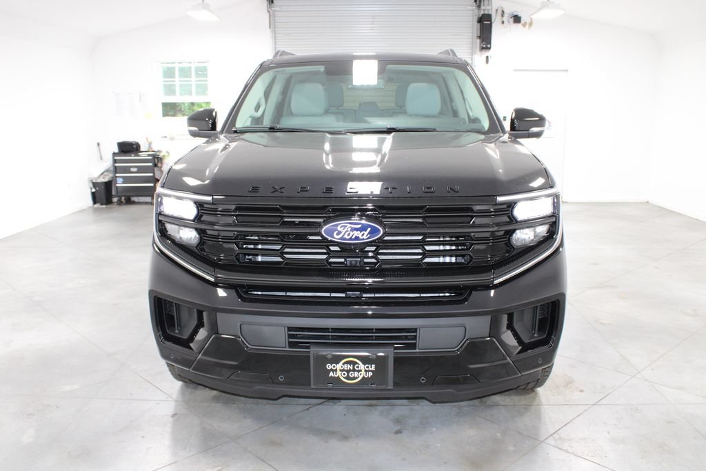 New 2027 Ford Expedition Platinum RWD image 2
