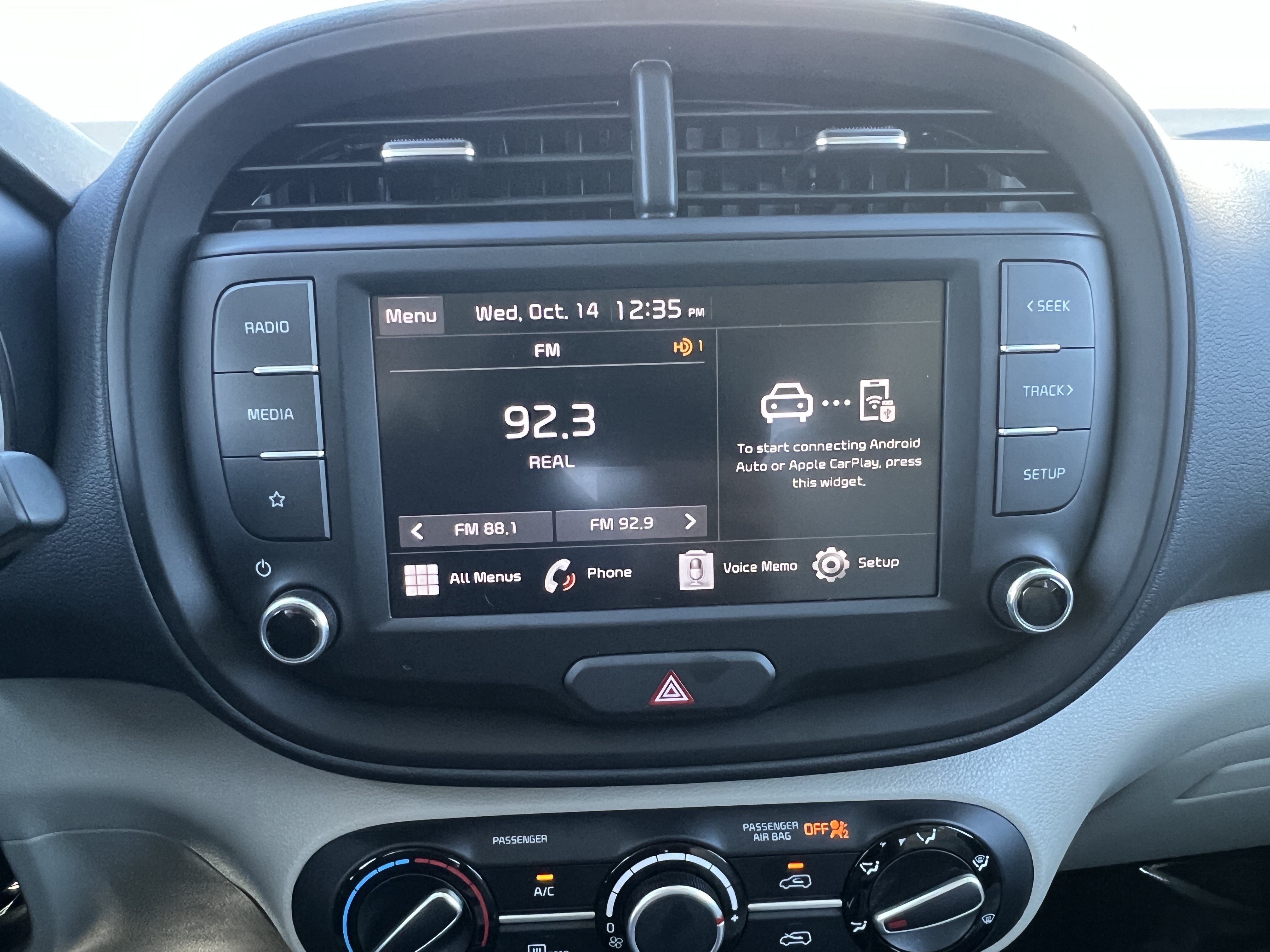 Used 2025 Kia Soul LX w/ LX Technology Package FWD image 28