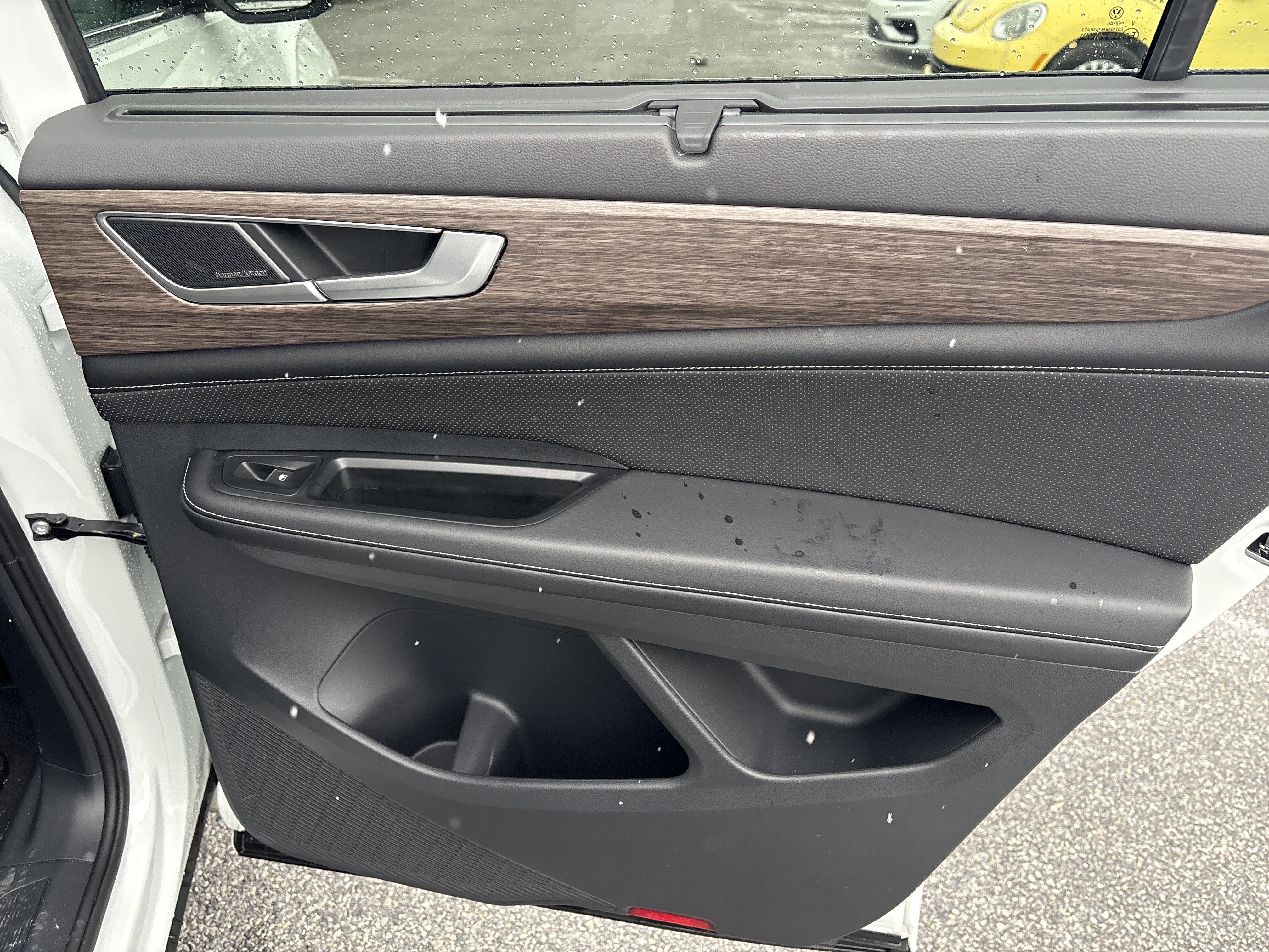 Certified 2024 Volkswagen Atlas SEL Premium R-Line image 17