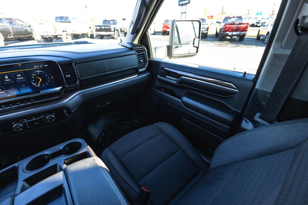 Used 2024 Chevrolet Silverado 3500 LT image 25