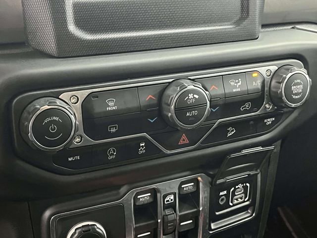 Used 2018 Jeep Wrangler Unlimited Sahara w/ LED Lighting Group image 30