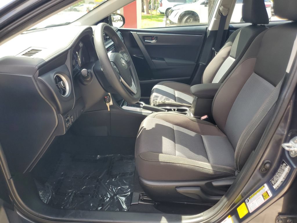 Used 2017 Toyota Corolla LE FWD image 14