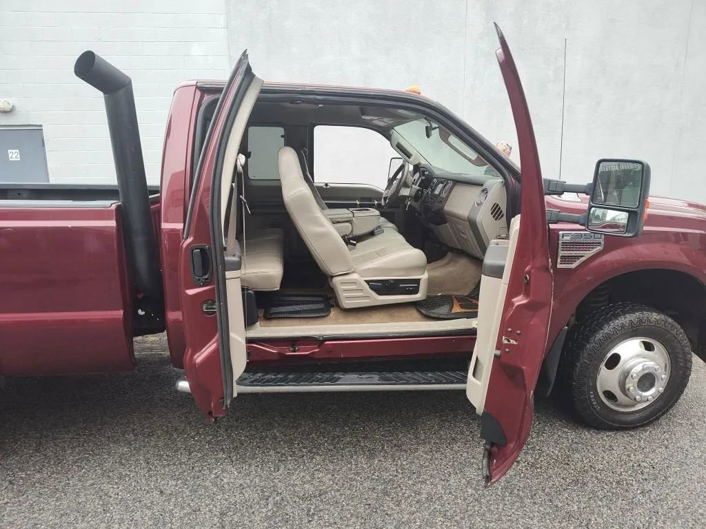 Used 2008 Ford F350 Lariat image 11