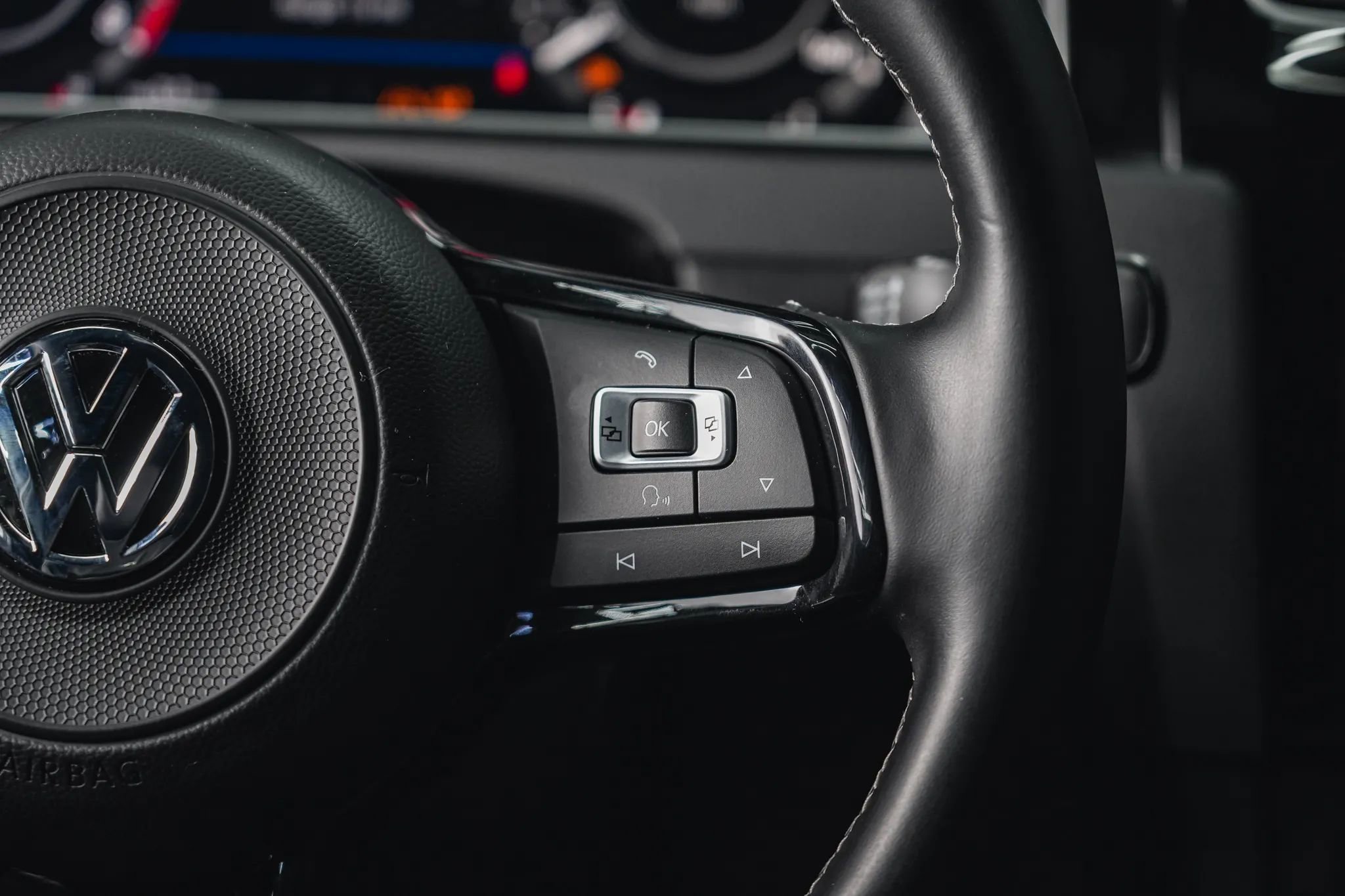 Used 2018 Volkswagen Golf R 4-Door image 46