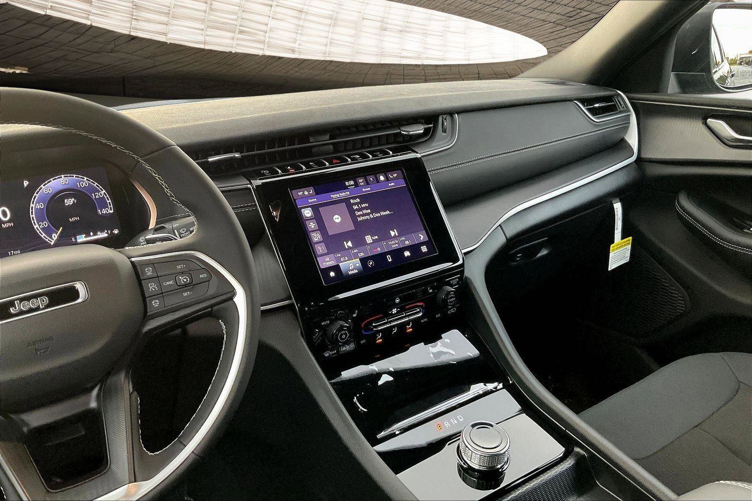 New 2025 Jeep Grand Cherokee L Laredo w/ Luxury Tech Group I image 6