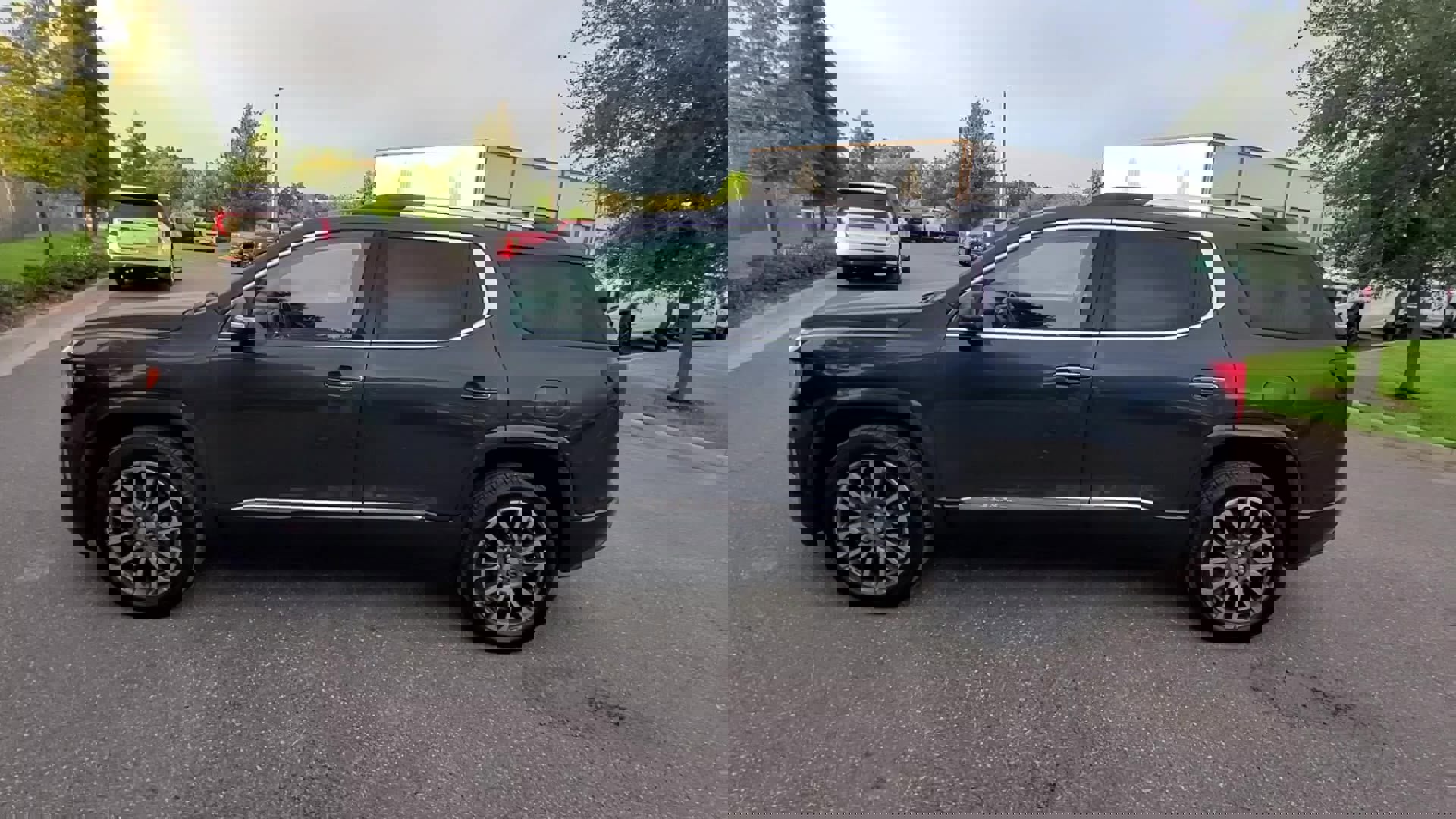 Used 2021 GMC Acadia Denali w/ Denali Technology Package image 42